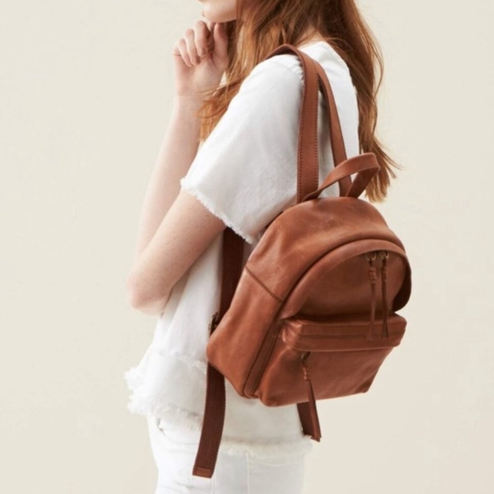 Madewell: The Lorimer Mini Leather Backpack
Saddle Brown